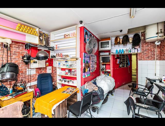 625M² OFFICE FOR SALE IN EAST LONDON CENTRAL